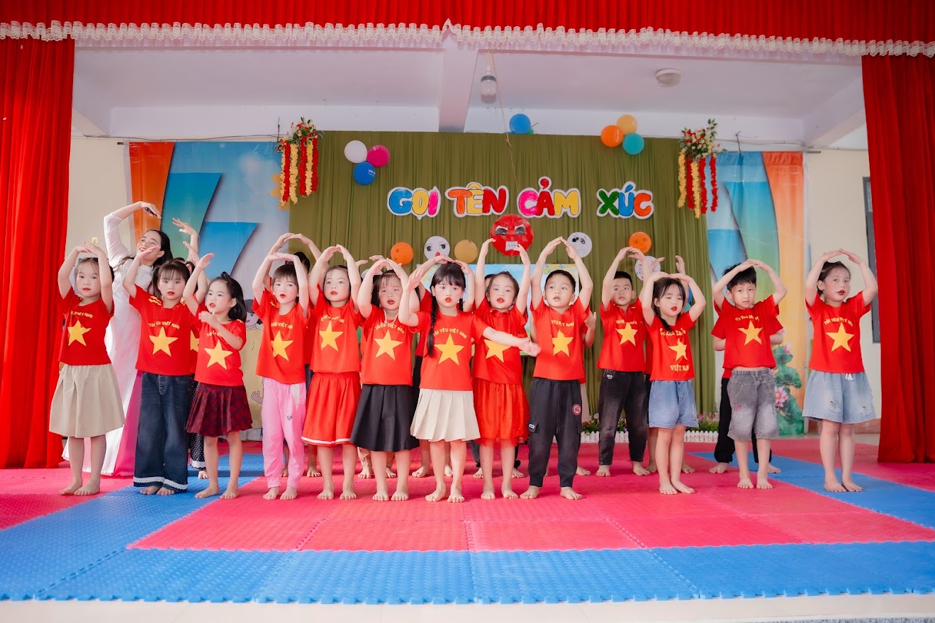   Cụm chuyên môn mầm non số 12 tổ chức chuyên đề cho cán bộ, giáo viên.  