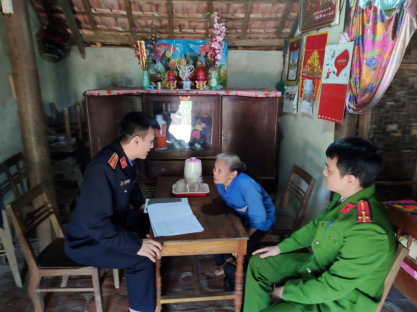 Viện KSND khu vực 5 - Hà Tĩnh đã phối hợp với chính quyền địa phương và Công an xã Mai Hoa tiến hành xác minh điều kiện thi hành án