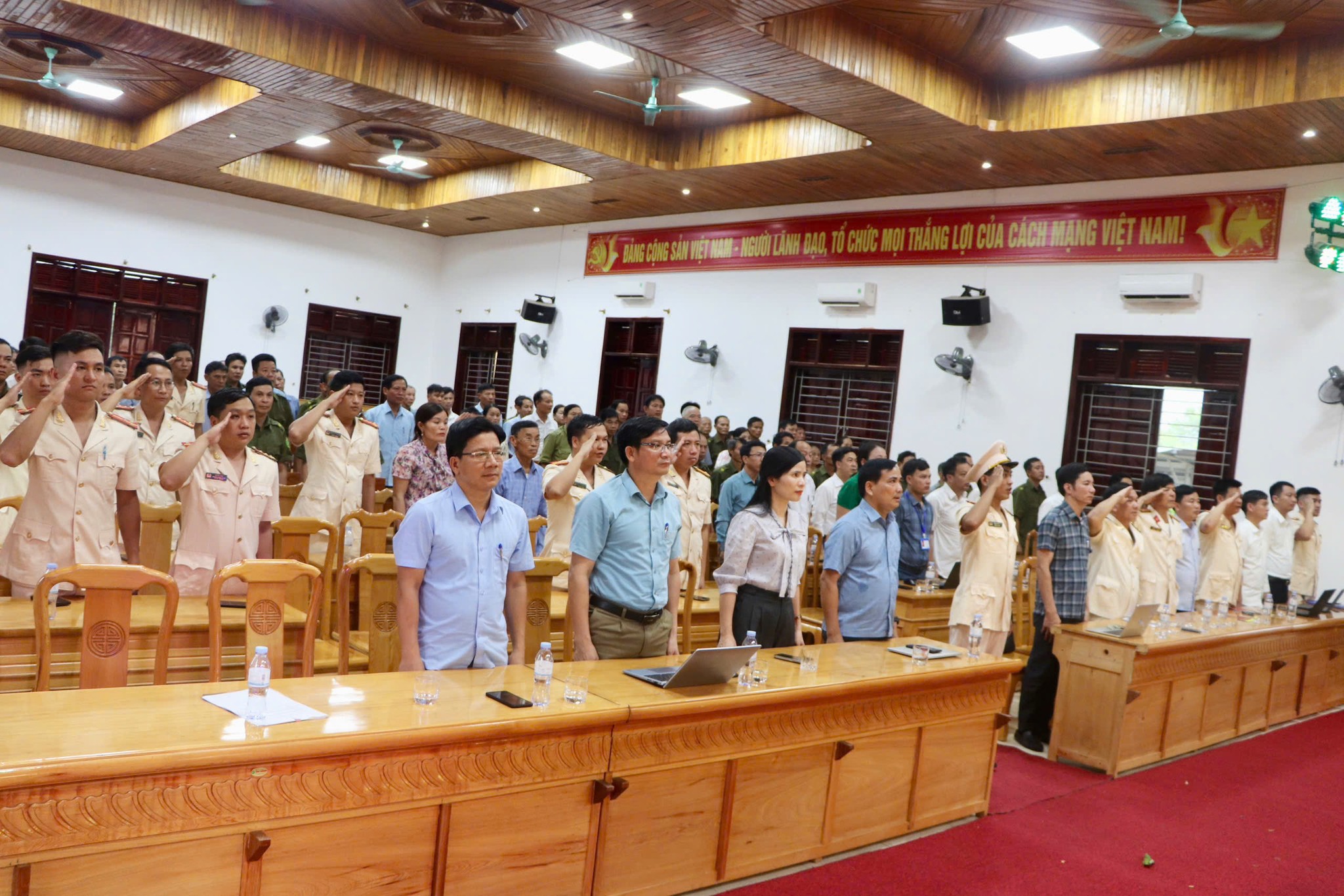 Xã Mai Hoa kỷ niệm 80 năm ngày truyền thống công an nhân dân và 20 năm ngày hội toàn dân bảo vệ an ninh tổ quốc.