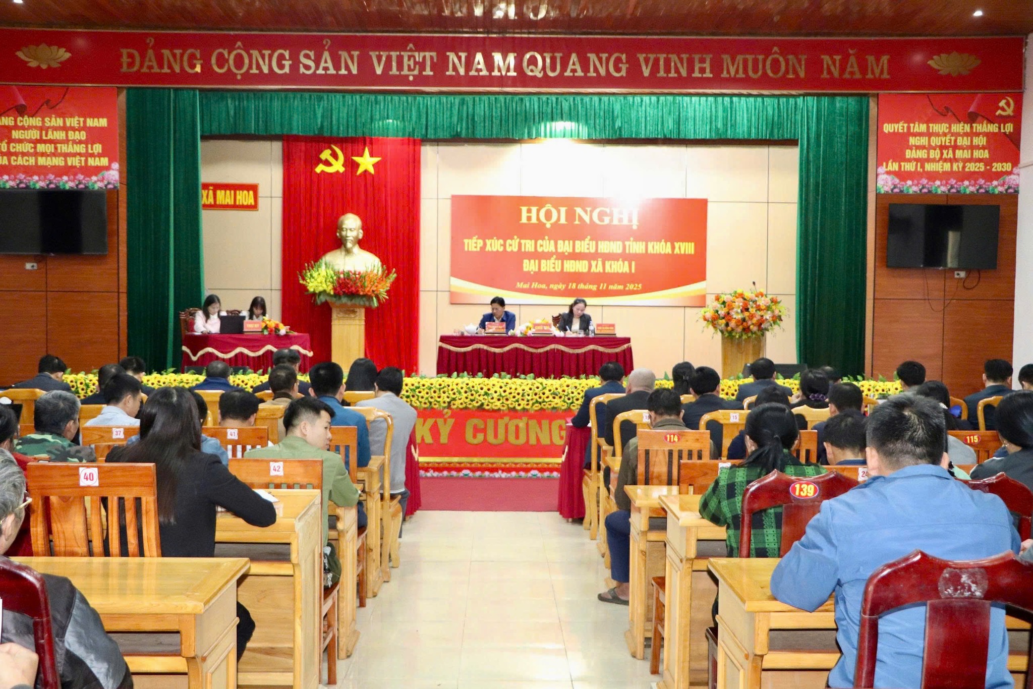 Đại biểu HĐND tỉnh tiếp xúc cử tri khu vực Vũ Quang
