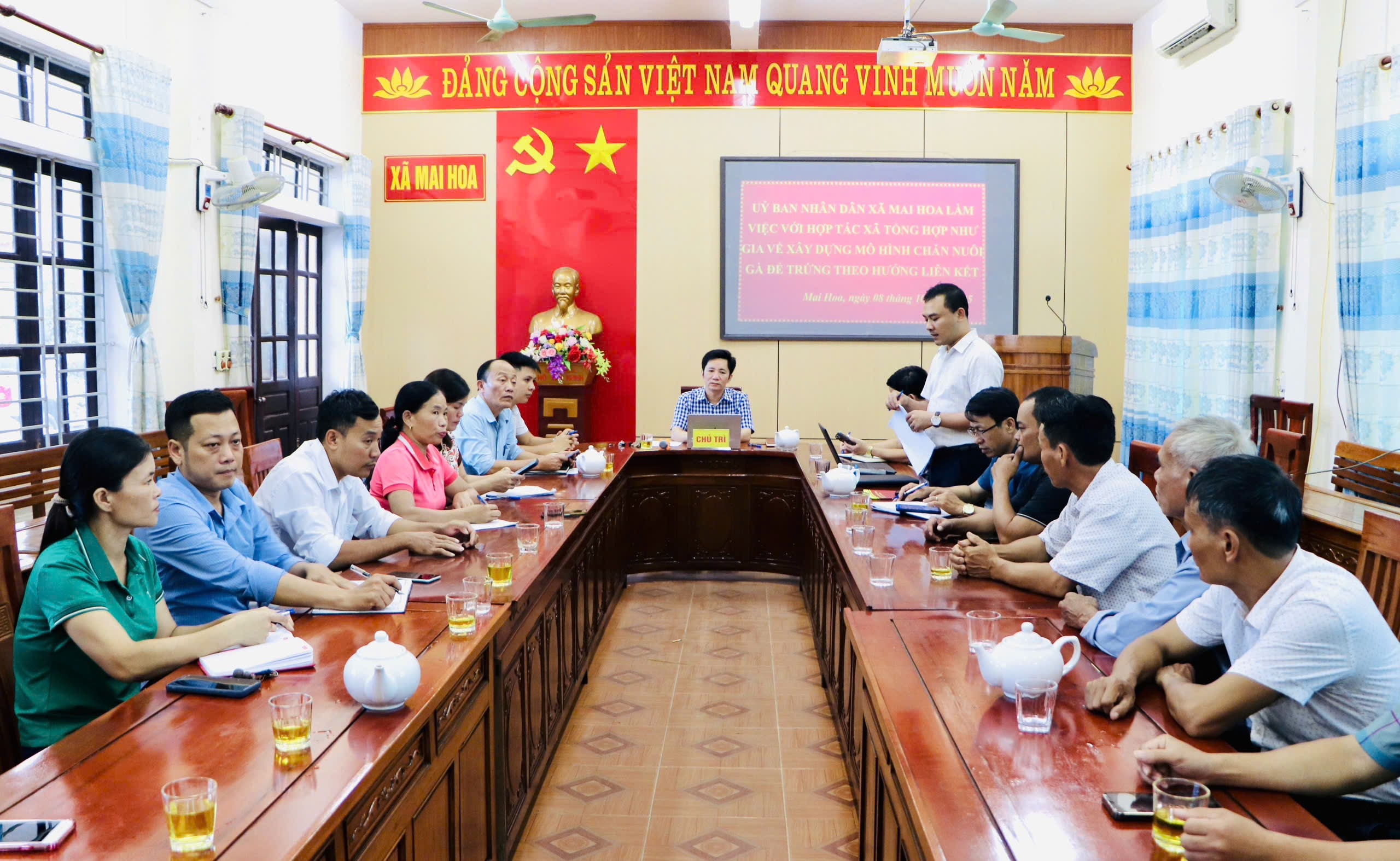 Xã Mai Hoa triển khai mô hình “Chăn nuôi Gà đẻ trứng theo hướng liên kết chuỗi giá trị”