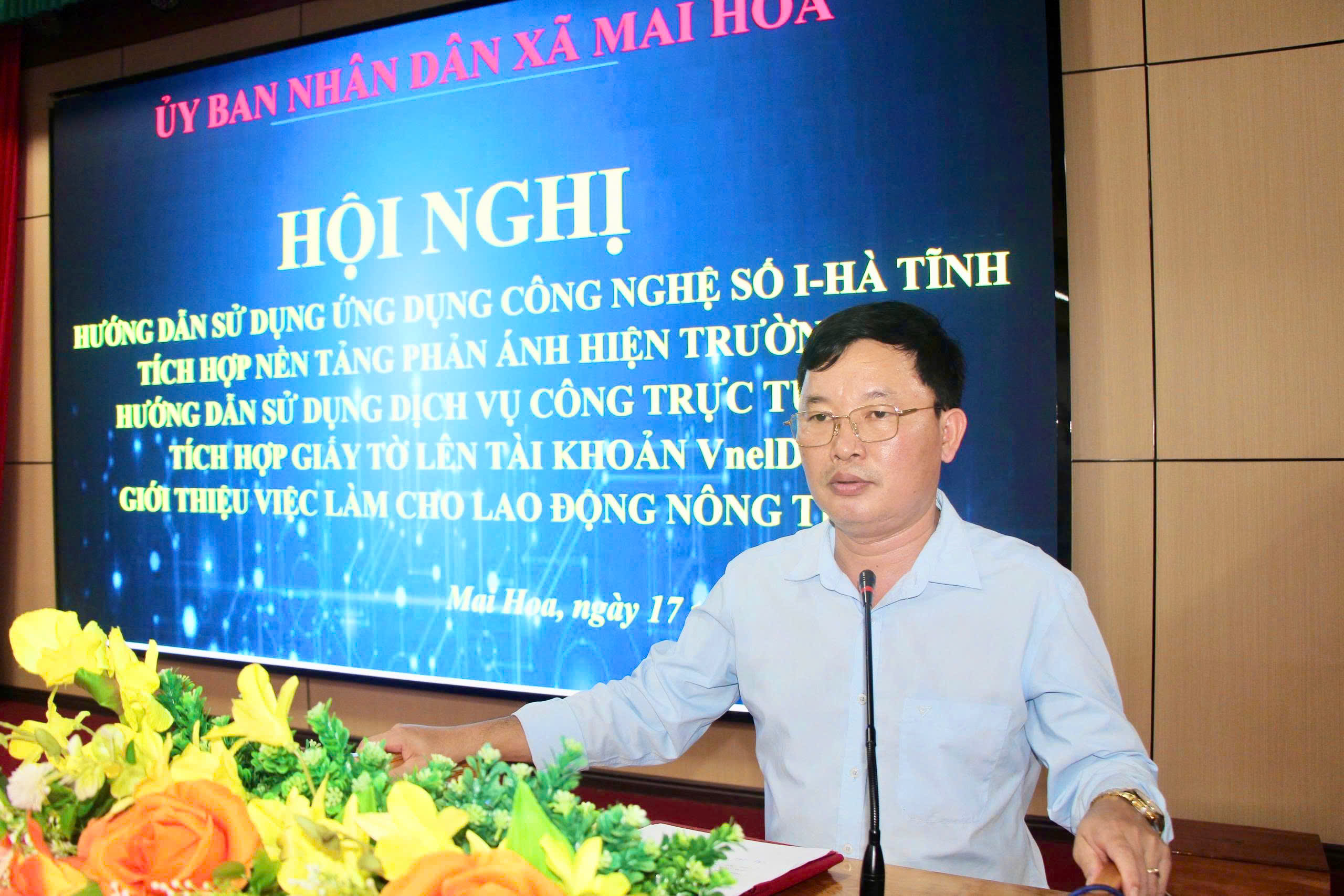 Xã Mai Hoa tập huấn, hướng dẫn sử dụng ứng dụng công dân số (i-HaTinh), tích hợp giấy tờ lên tài khoản VNeID