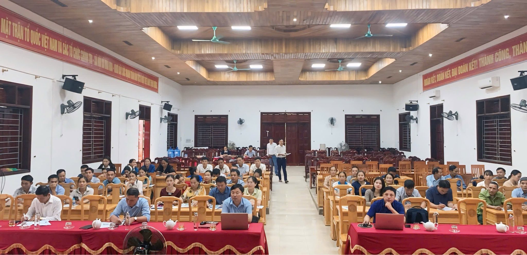 Tập huấn nâng cao nhận thức, kỹ năng chuyển đổi số cho Người dân trên địa bàn xã Mai Hoa.