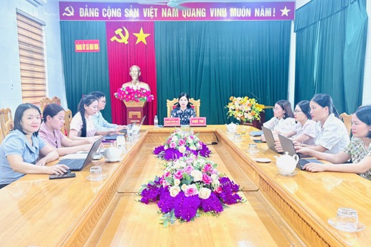 Mai Hoa triển khai thủ tục hành chính của Đảng trên môi trường điện tử