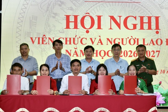  Trường Tiểu học và Trung học cơ sở Mai Hoa tổ chức Hội nghị viên chức và người lao động  