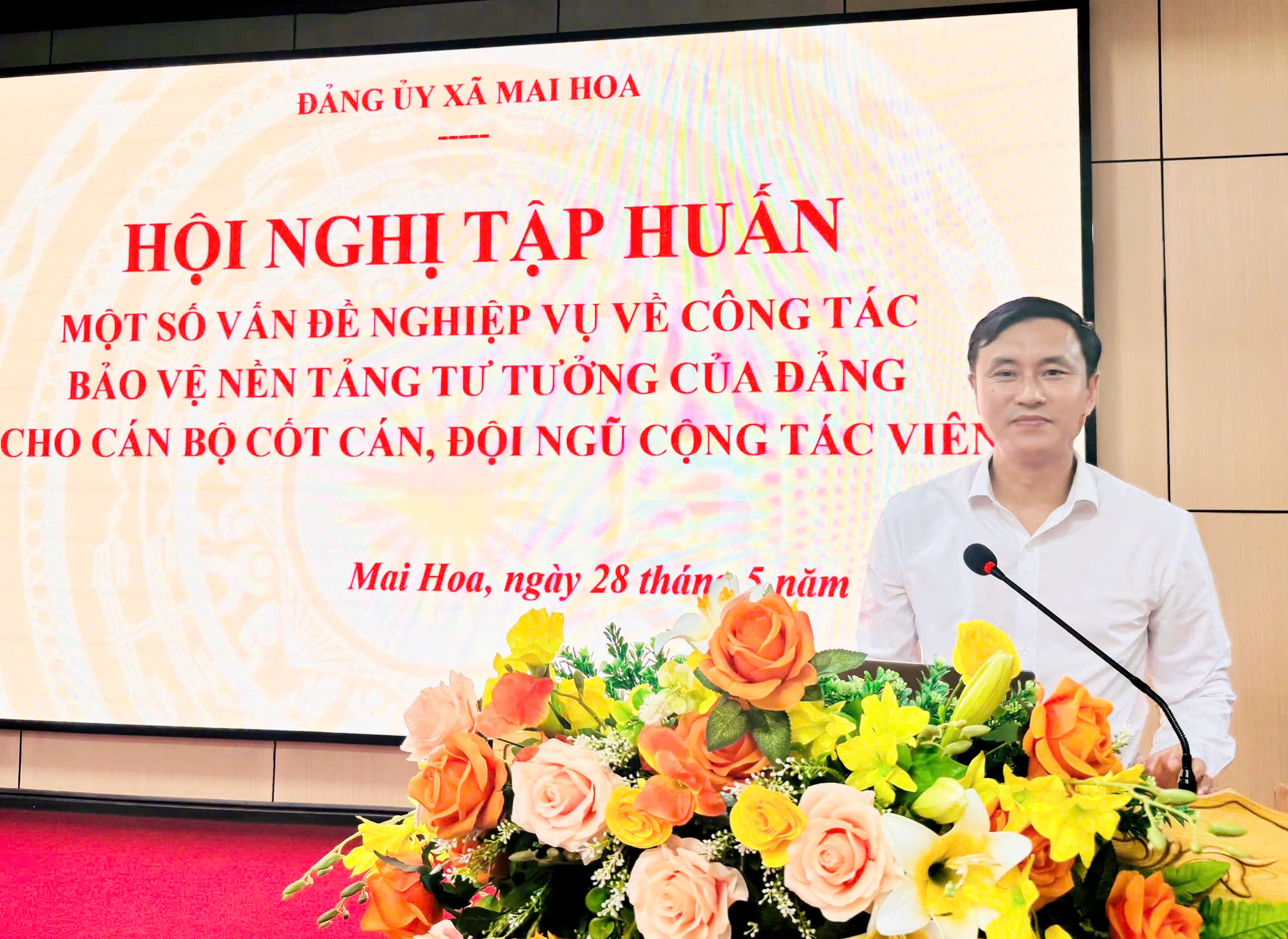 Xã Mai Hoa tập huấn nghiệp vụ về công tác bảo vệ nền tư tưởng của Đảng; triển khai một số văn bản mới của Trung ương, của tỉnh 