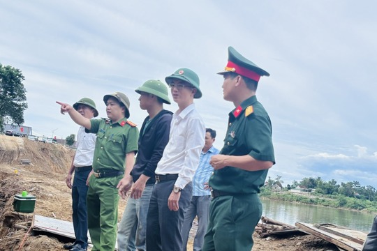 Lãnh đạo UBND xã Mai Hoa kiểm tra công tác phòng, chống lụt bão trên địa bàn