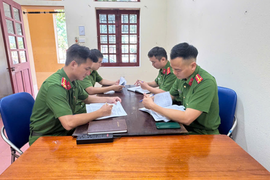 Viện KSND khu vực 5 – Hà Tĩnh trực tiếp kiểm sát việc tiếp nhận, giải quyết nguồn tin về tội phạm tại Công an xã Mai Hoa