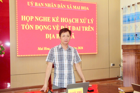 UBND xã Mai Hoa họp nghe kế hoạch giải quyết các vụ việc tồn đọng về đất đai; quản lý, sử dụng đất. 