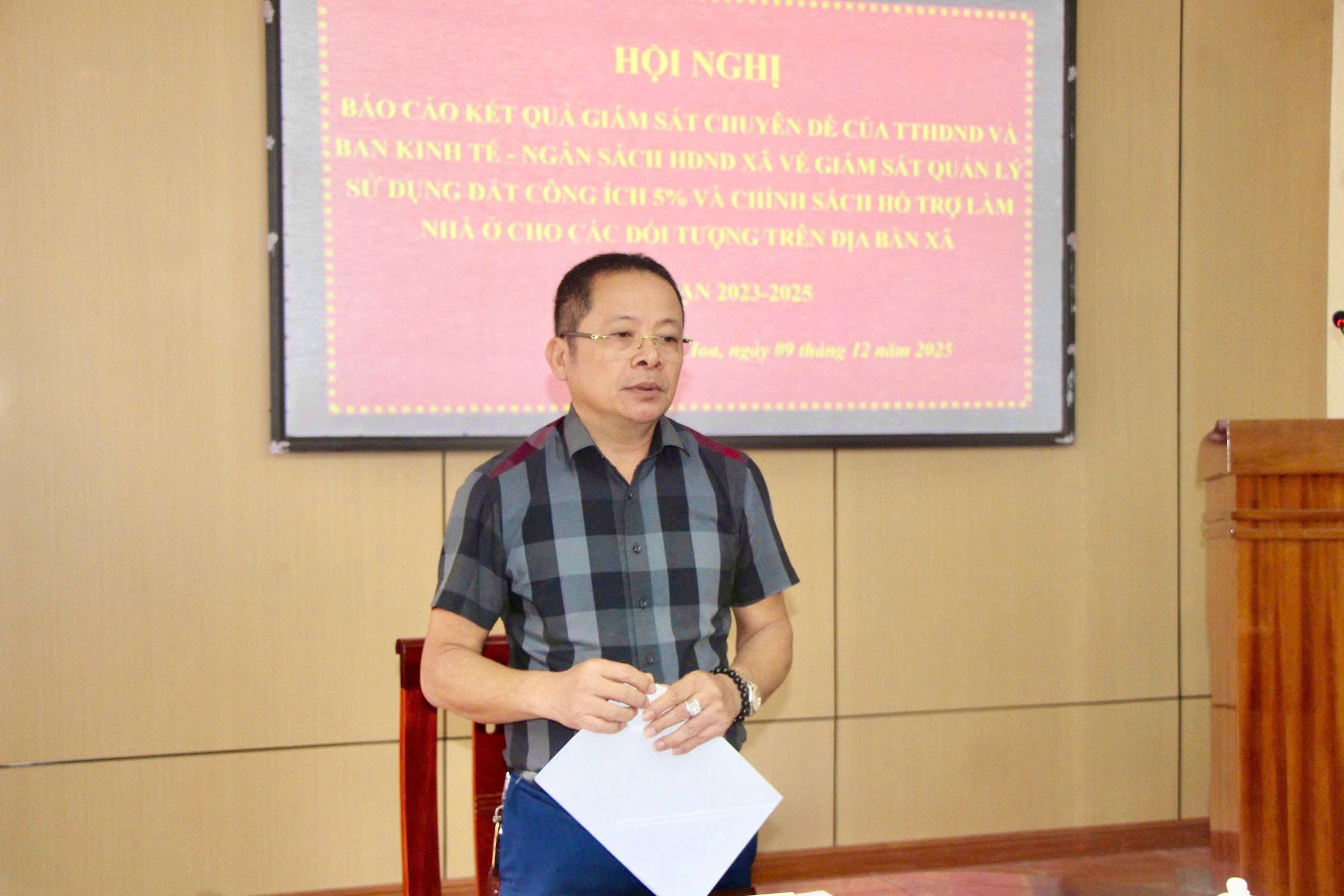 Xã Mai Hoa họp báo cáo kết quả giám sát đất đai và xây dựng nhà ở cho các đối tượng  