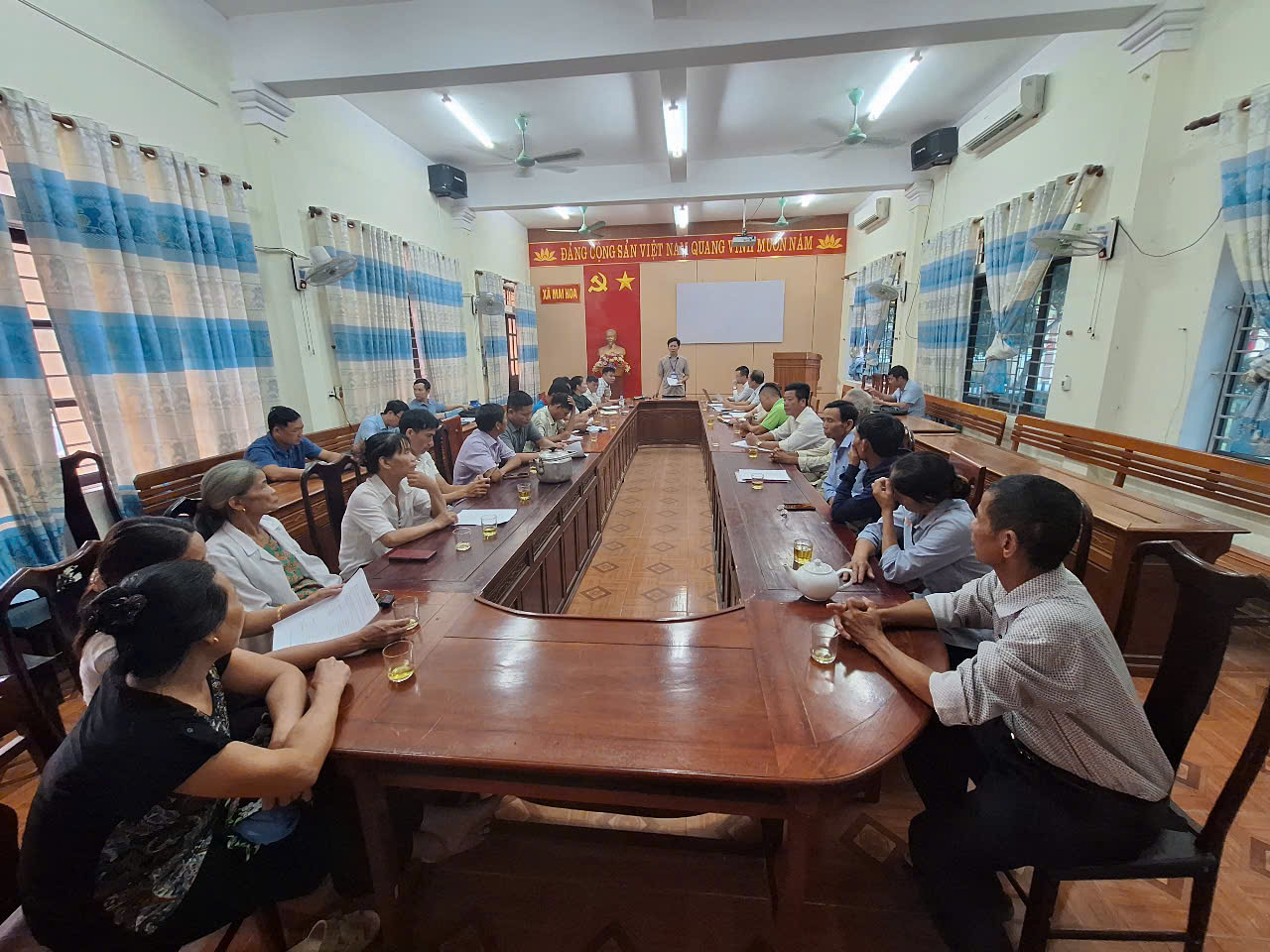 UBND xã Mai Hoa  tổ chức cuộc họp triển khai Kế hoạch trồng dưa leo liên kết năm 2025 